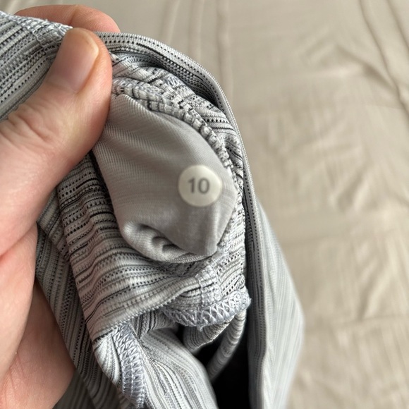 Lululemon Align Leggings Size 10 Gray Space Dye Stripe - Picture 3 of 5